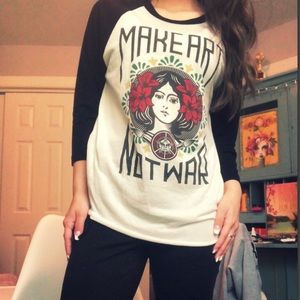 ‘Make Art not War’ baseball tee